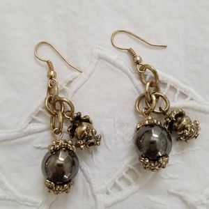 Earrings gunmetal silver and antique gold balls